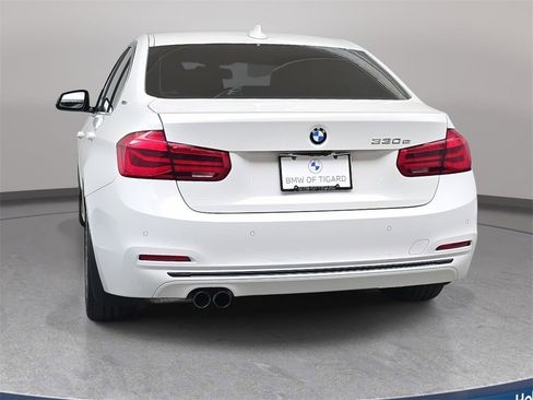 Used 2017 BMW 330e image 7