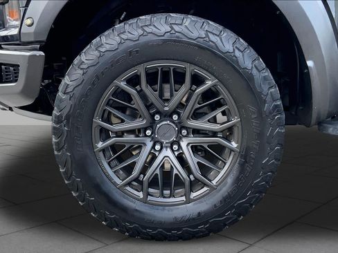 Used 2019 Ford F150 Raptor w/ Equipment Group 802A Luxury AWD/4WD image 11