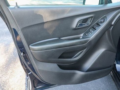Used 2021 Chevrolet Trax LS w/ Tint and Cruise Package FWD image 13