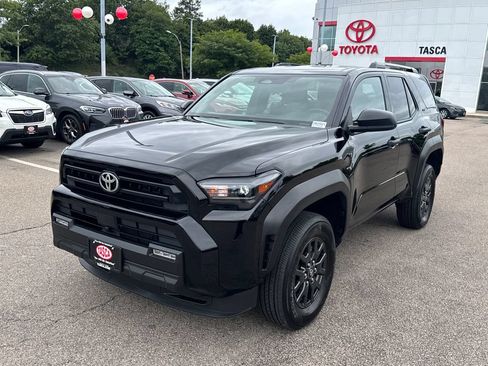 Used 2026 Toyota 4Runner SR5 AWD/4WD image 3