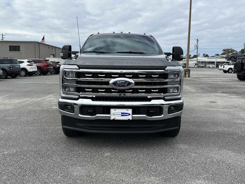 Used 2025 Ford F350 Lariat image 3