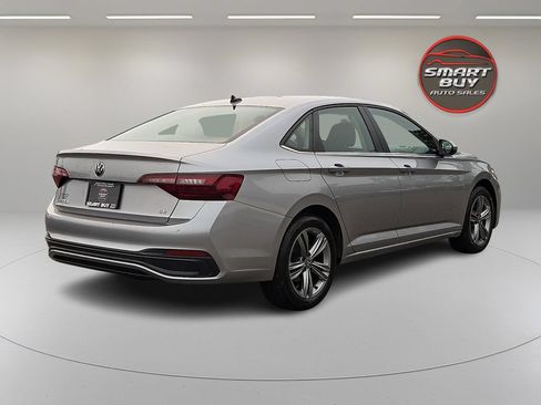 Used 2024 Volkswagen Jetta SE FWD image 5