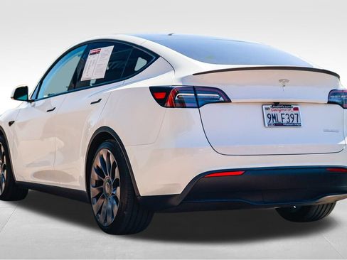 Used 2024 Tesla Model Y Performance image 4
