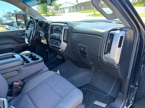 Used 2019 GMC Sierra 2500 SLE w/ SLE Preferred Package AWD/4WD image 9