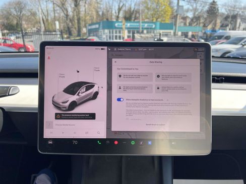 Used 2022 Tesla Model Y Performance AWD/4WD image 28