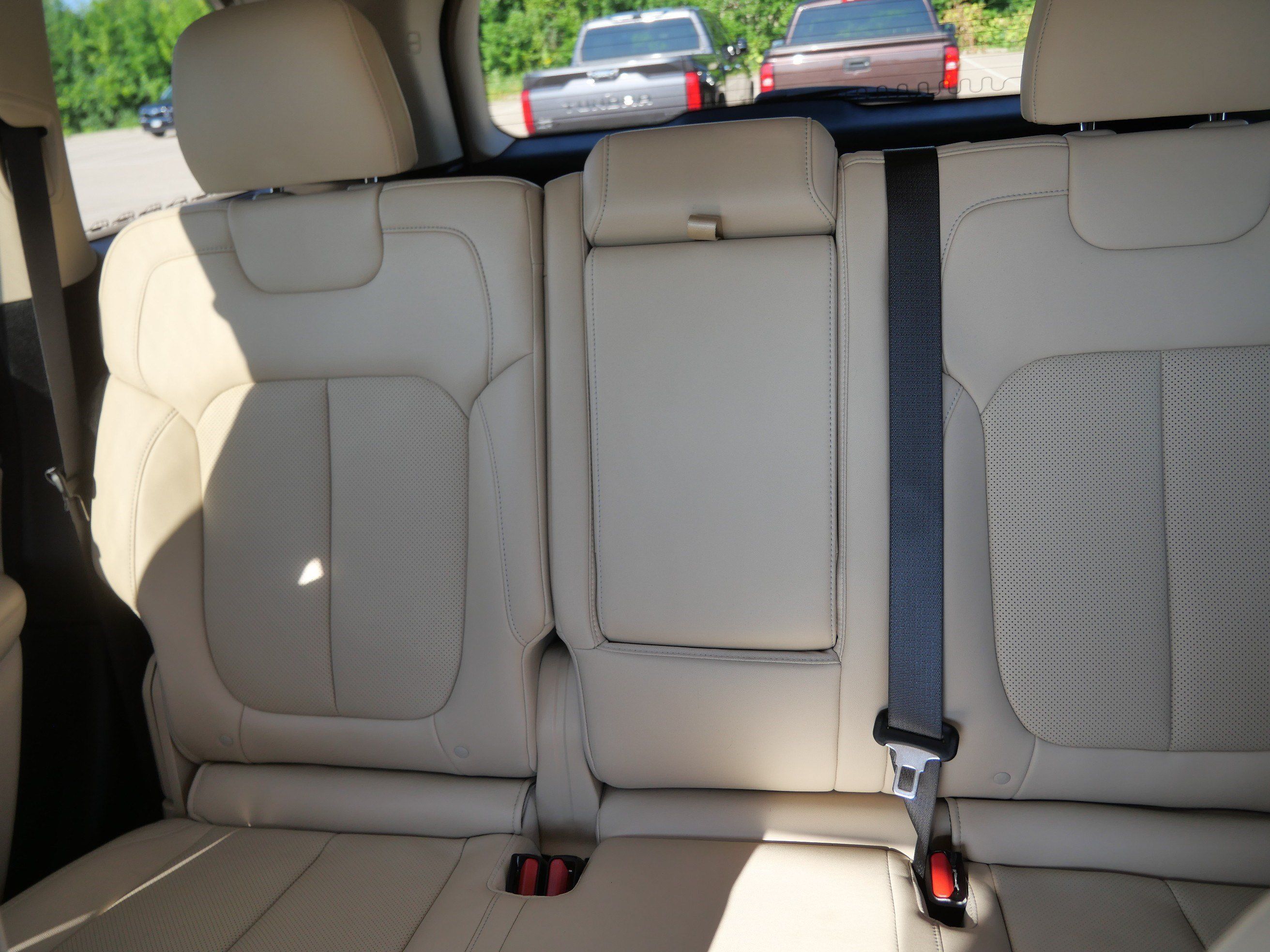 Used 2022 Jeep Grand Cherokee Limited w/ Luxury Tech Group II AWD/4WD image 13