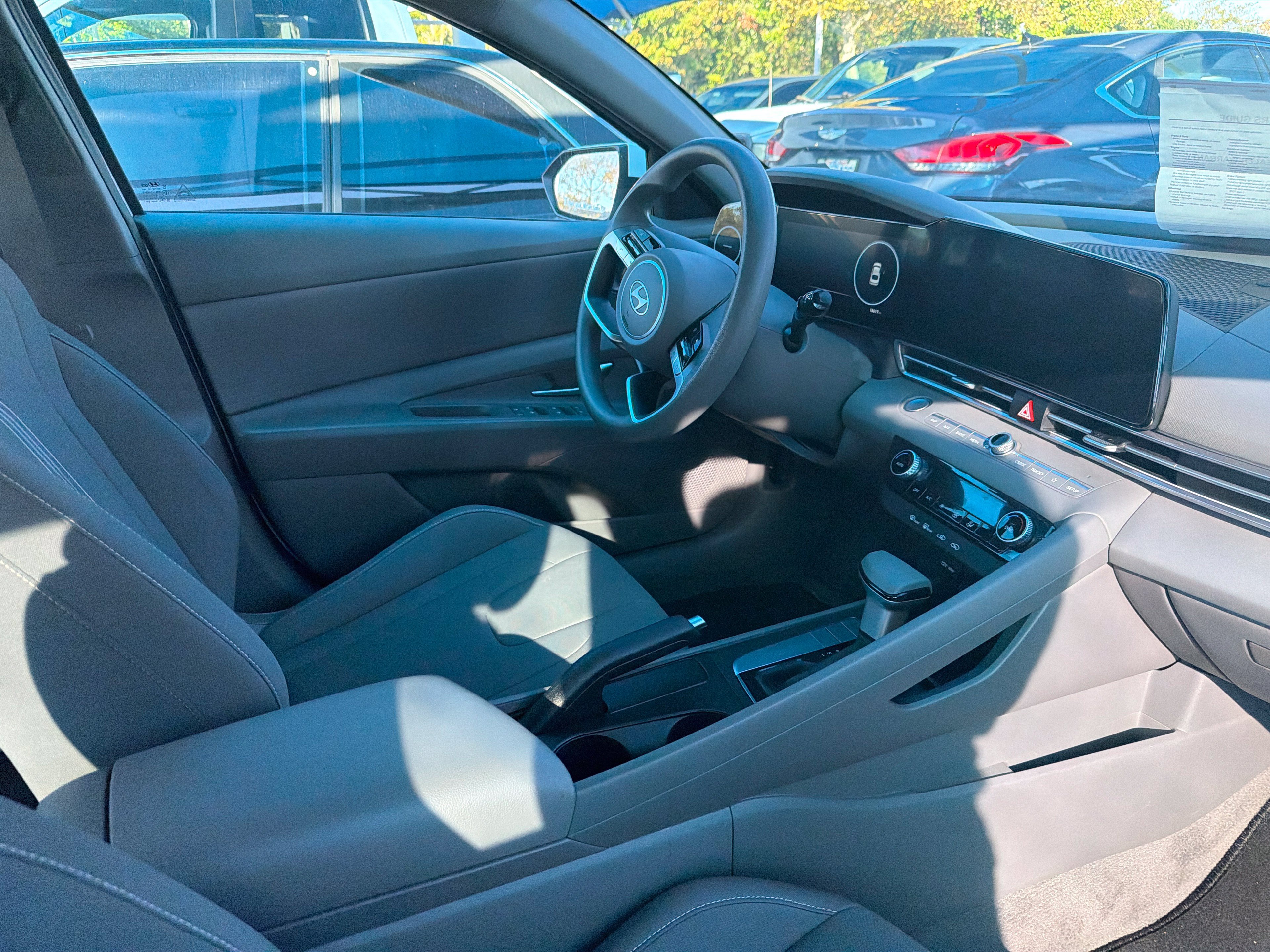 Used 2024 Hyundai Elantra SEL FWD image 12
