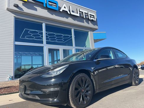 Used 2020 Tesla Model 3 Standard Range Plus image 2