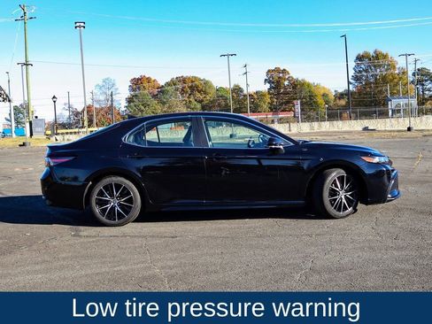 Used 2024 Toyota Camry SE image 9