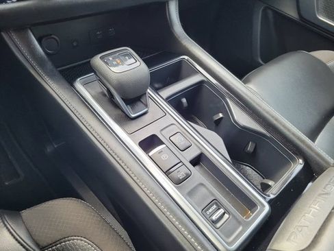 Certified 2024 Nissan Pathfinder SL w/ SL Premium Package FWD image 30