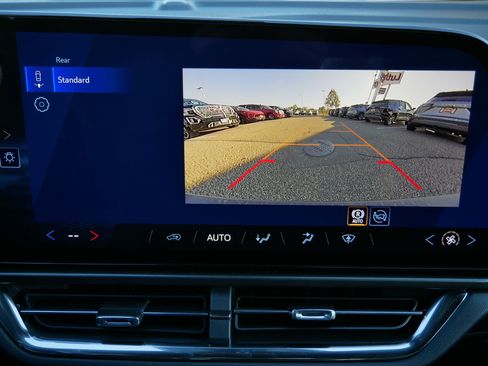 New 2026 Chevrolet Equinox EV LT image 10