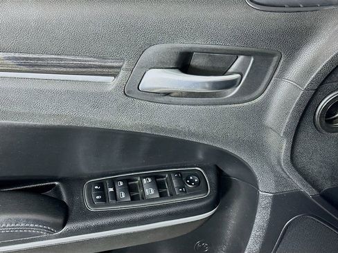 Used 2019 Chrysler 300 Touring w/ Sport Appearance Package image 23