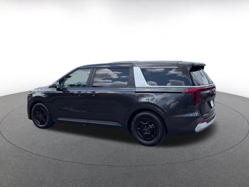 Used 2026 Kia Carnival FWD image 9