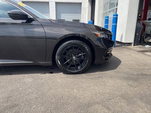Used 2018 Honda Accord EX-L image 9