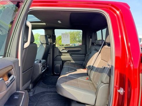 Used 2024 Chevrolet Silverado 1500 High Country w/ High Country Premium Package AWD/4WD image 8