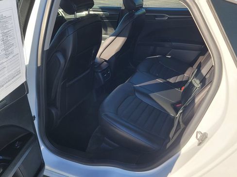 Used 2015 Ford Fusion SE w/ Equipment Group 202A FWD image 25