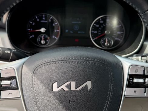 Used 2022 Kia Telluride S AWD/4WD image 2