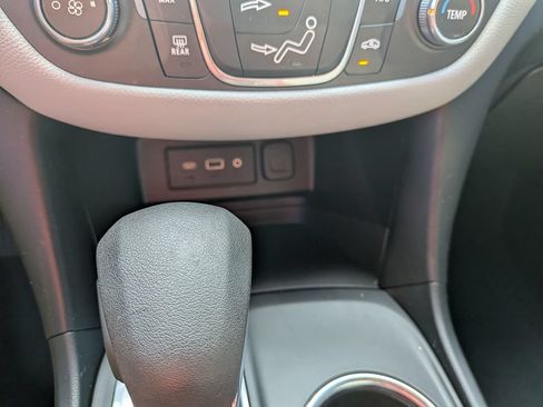 Used 2022 Chevrolet Equinox LT FWD image 20