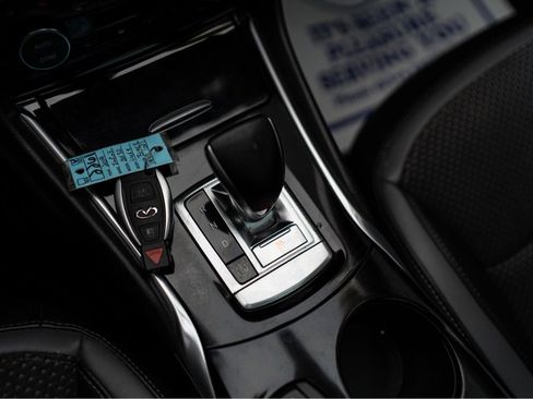 Used 2019 INFINITI QX30 AWD image 21