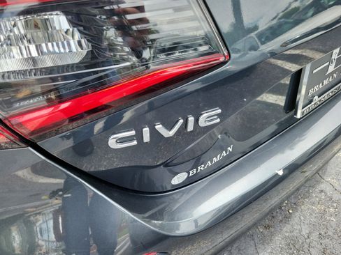 Certified 2024 Honda Civic EX-L image 5
