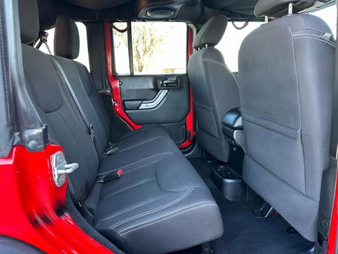 Used 2014 Jeep Wrangler Unlimited Rubicon w/ Connectivity Group image 26