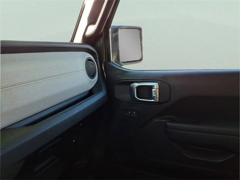 Used 2024 Jeep Wrangler Willys image 22