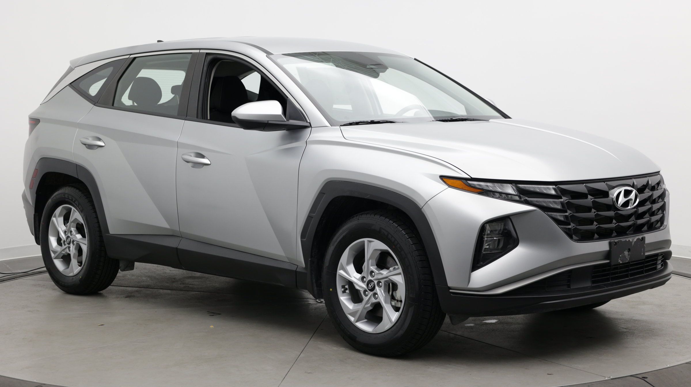 Used 2024 Hyundai Tucson SE FWD image 3