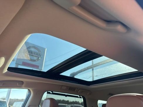 Used 2022 Nissan Pathfinder Platinum w/ Cargo Package image 25