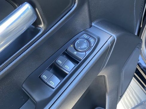 Used 2022 Chevrolet Silverado 1500 Custom image 11