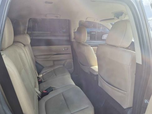 Used 2017 Mitsubishi Outlander SE image 10