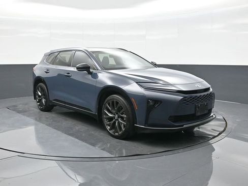 Certified 2025 Toyota Crown Signia w/ Advanced Technology Package image 22