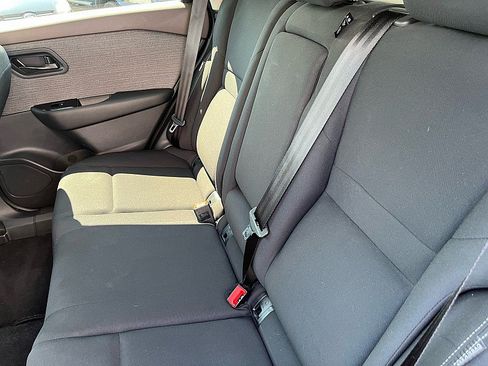 Used 2023 Nissan Rogue S AWD/4WD image 18