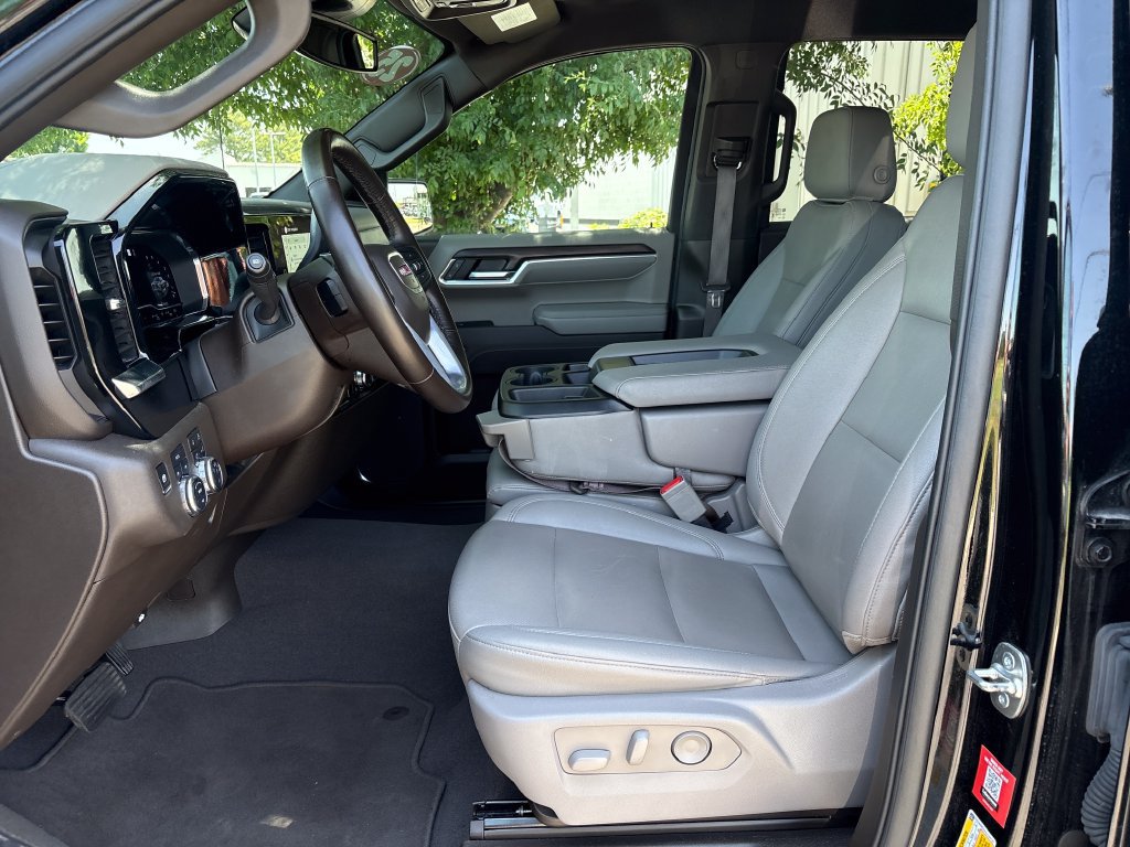 Certified 2025 GMC Sierra 1500 4x4 Crew Cab SLT image 12