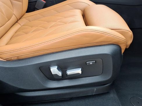Used 2023 BMW X5 xDrive40i w/ M Sport Package AWD/4WD image 13