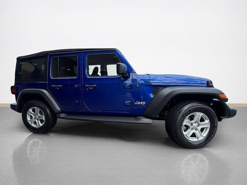 Used 2018 Jeep Wrangler Unlimited Sport S AWD/4WD image 2