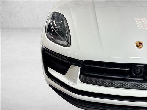 Used 2026 Porsche Macan AWD/4WD image 28