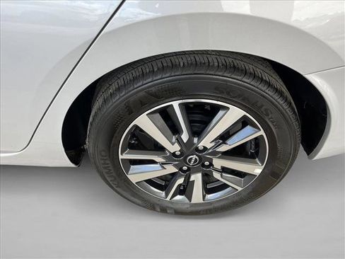 Used 2025 Nissan Versa SV FWD image 23