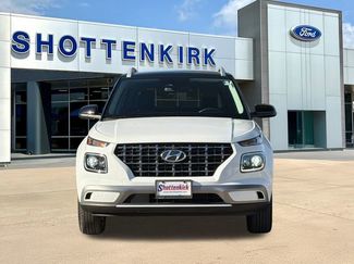 Used 2025 Hyundai Venue Limited FWD video 2