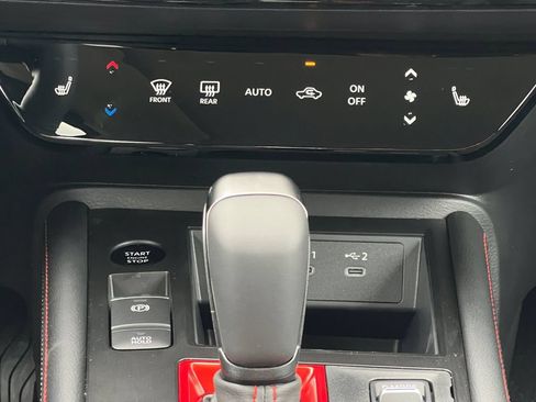 New 2026 Nissan Kicks SR w/ SR Premium Package FWD image 5