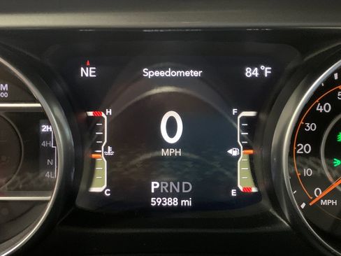 Used 2021 Jeep Wrangler Unlimited Sahara AWD/4WD image 31