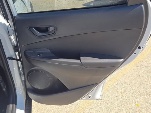 Used 2021 Hyundai Kona SE w/ Cargo Package FWD image 9