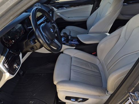 Certified 2022 BMW 530i xDrive w/ M Sport Package image 28