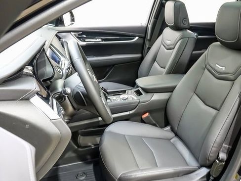 New 2025 Cadillac XT5 Premium Luxury w/ Technology Package image 9
