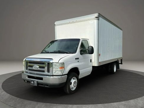 Used 2015 Ford E-350 and Econoline 350 Super Duty image 1