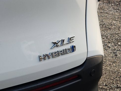 Used 2021 Toyota Sienna XLE image 36