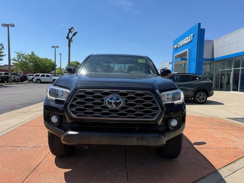 Used 2023 Toyota Tacoma TRD Off-Road AWD/4WD image 2