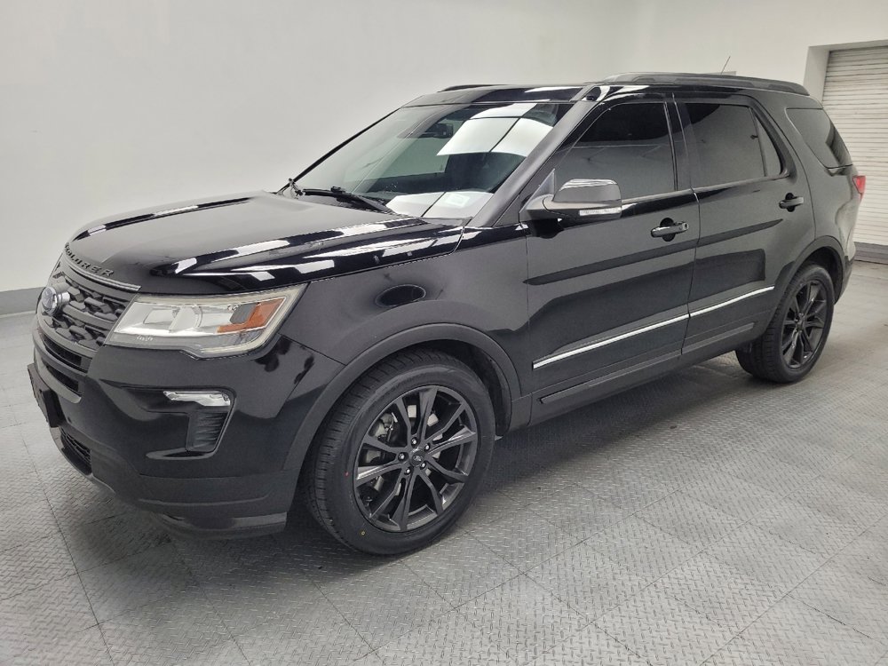 Used 2018 Ford Explorer XLT w/ Equipment Group 202A FWD image 2
