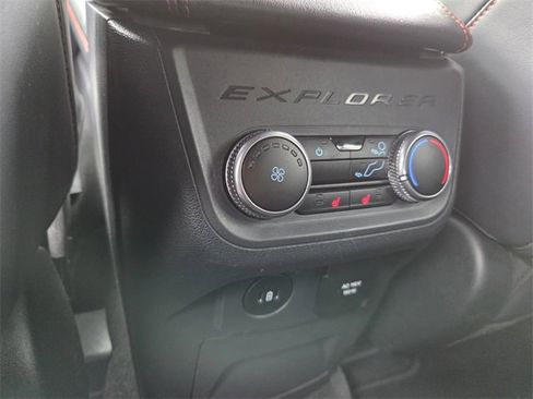 Used 2025 Ford Explorer ST image 16