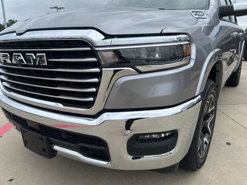 Used 2025 RAM 1500 Laramie AWD/4WD image 6