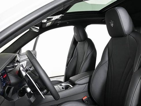 Used 2025 Maserati Grecale Modena image 3